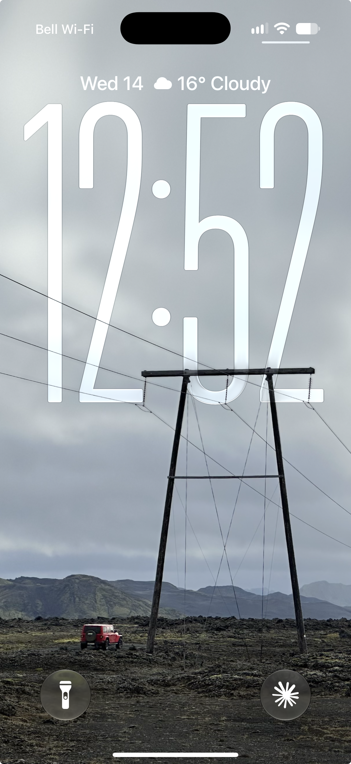 Lock Screen with inline weather beside the date: Wed 14, cloudy, 16 degrees, above the clock.